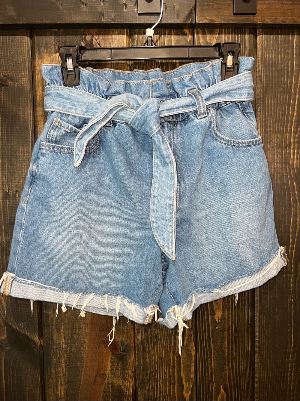 Aeropostale Mom‎ Shorts 2 Medium Wash Cuffed Distressed Paperbag Belted Denim